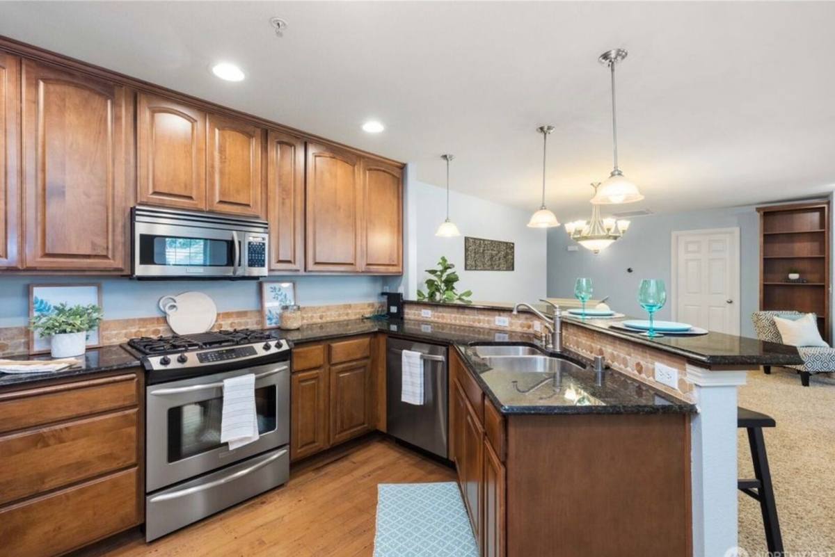 21900 SE 242nd St #E1, Maple Valley, WA 98038 - Townhouse for Rent - Image 5