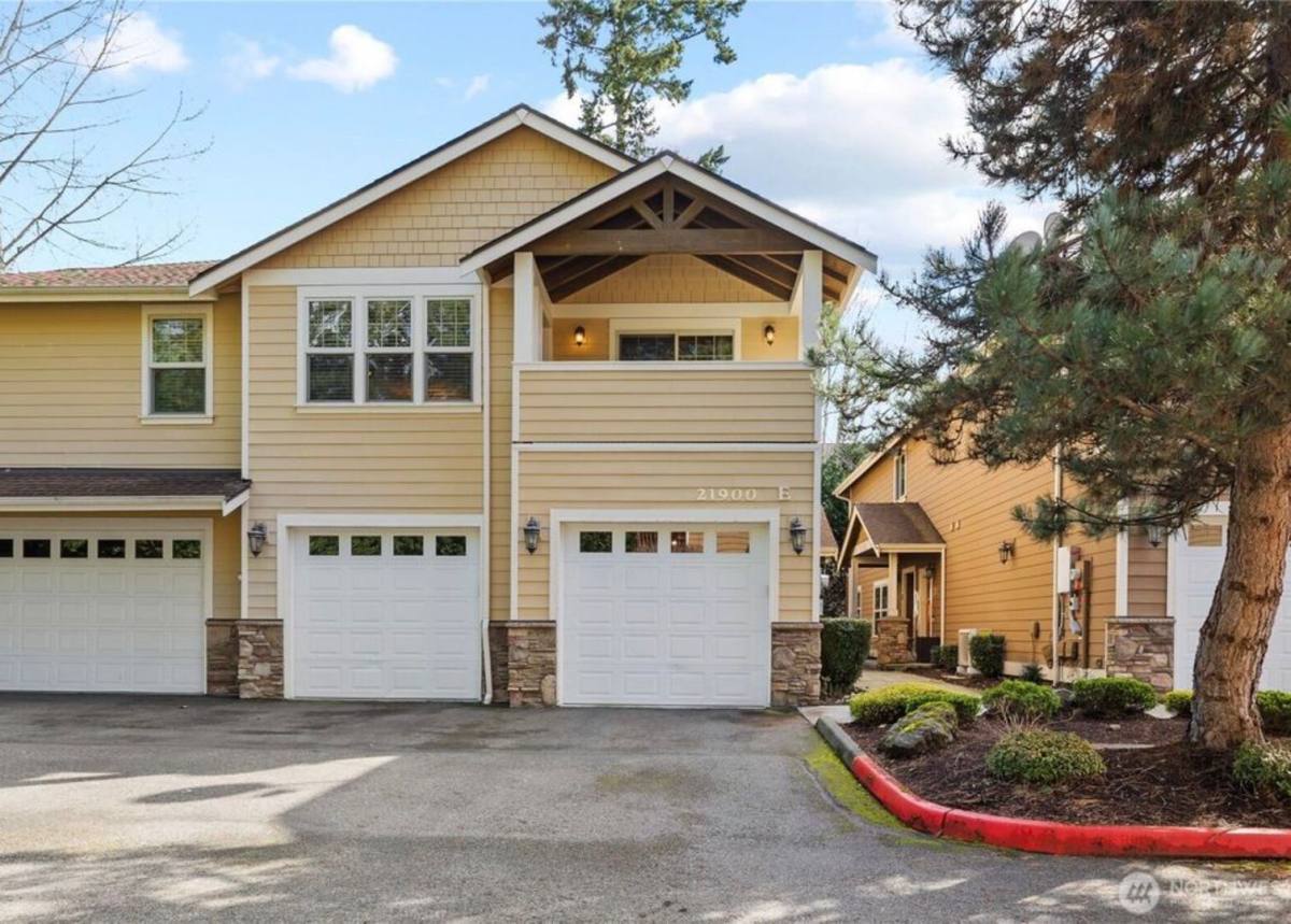21900 SE 242nd St #E1, Maple Valley, WA 98038 - Townhouse for Rent - Image 1