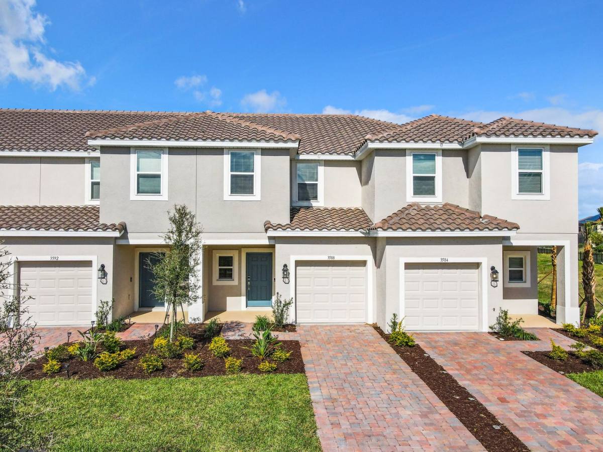 3588 Landing Net Dr, Kissimmee, FL 34746 - Townhouse for Rent - Image 2