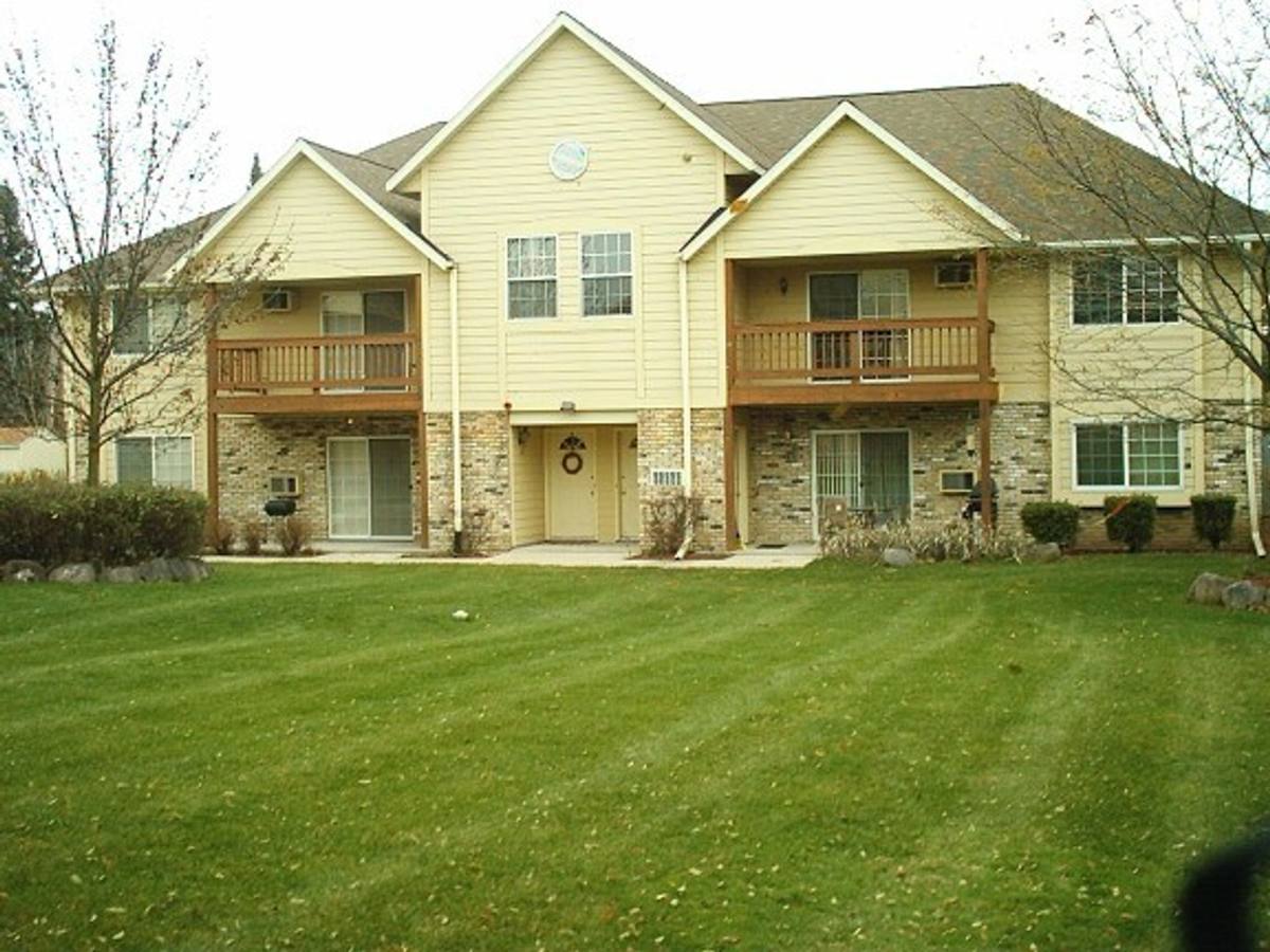 Apartment for rent at Arbor Heights, 1900-1916 E Racine St, Janesville, WI 53545
