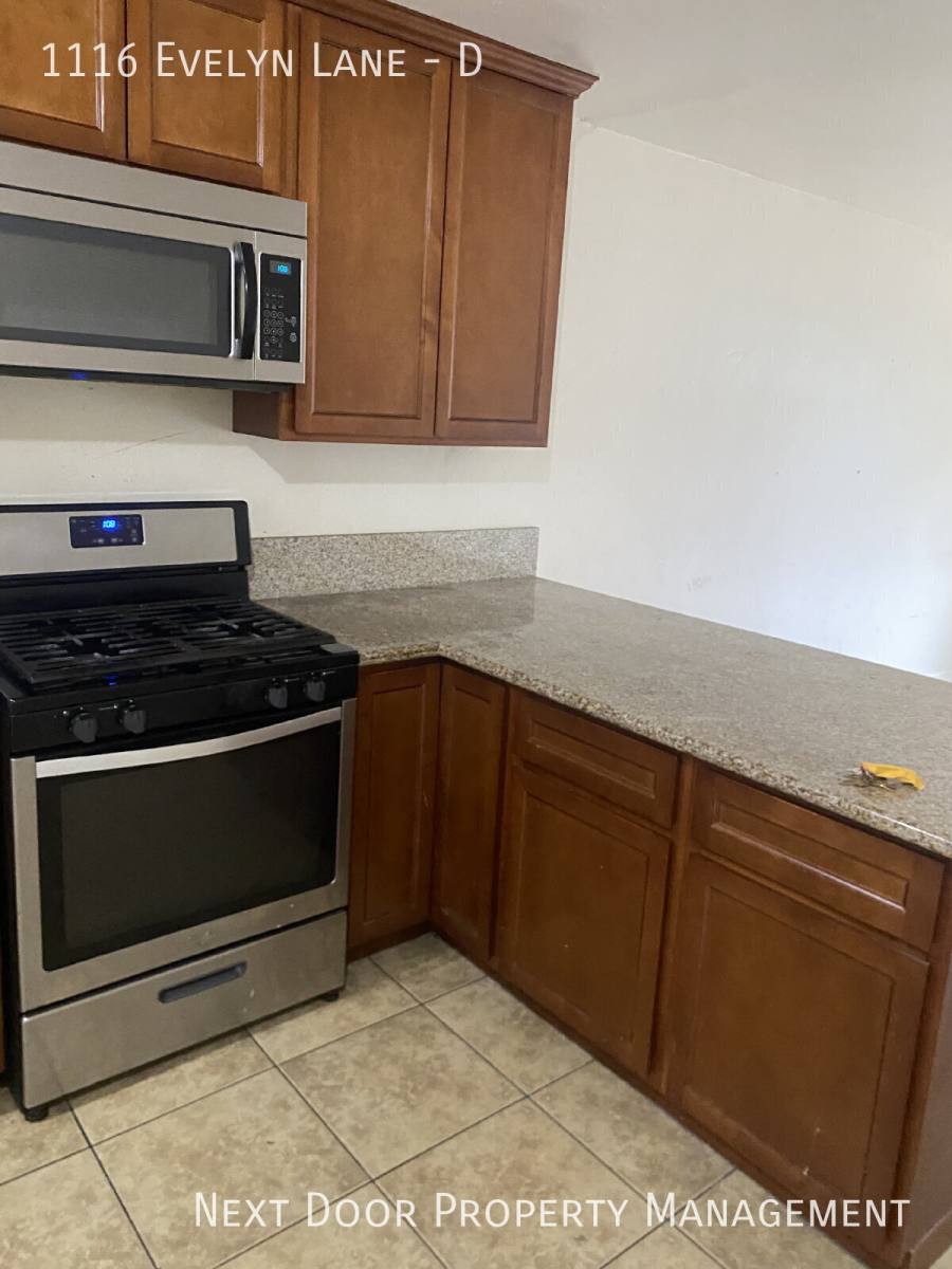 Townhouse for rent at 1116 Evelyn Lane #D, Sacramento, CA 95864