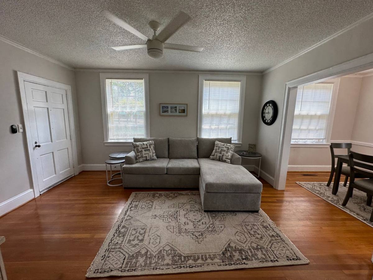 414 S Center St, Statesville, NC 28677 - Apartment for Rent - Image 6