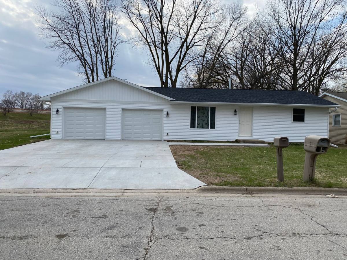 149 Viewpoint Rd, Green Bay, WI 54303 - House for Rent - Image 1