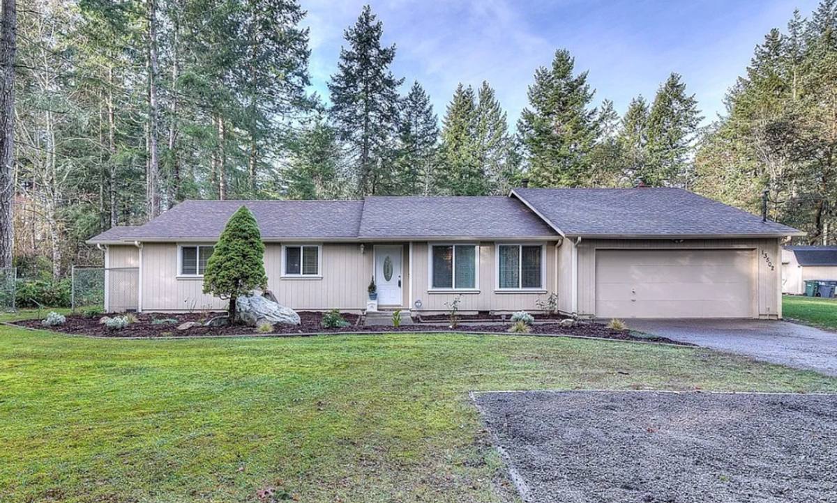 House for rent at 13514 91st Ave Court NW, Gig Harbor, WA 98329