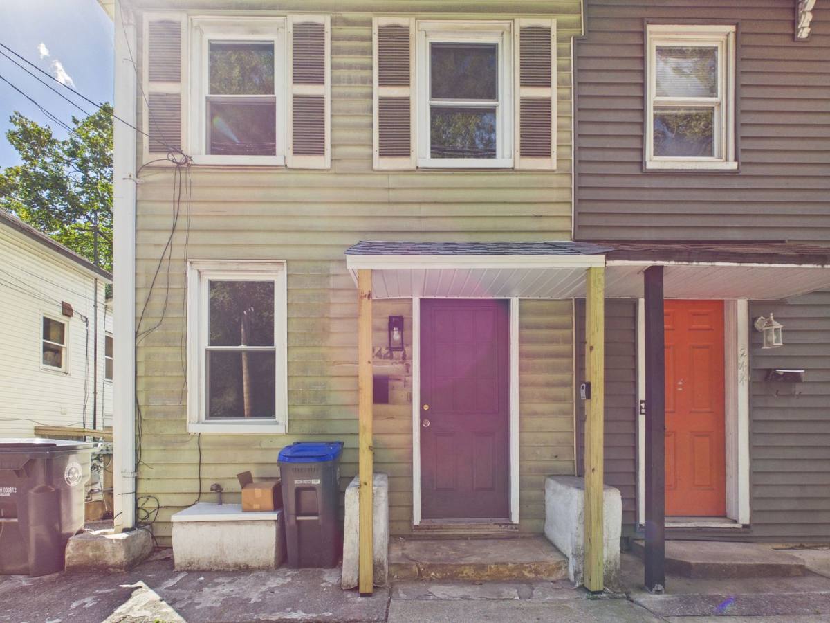 House for rent at 242 N 2nd St, Harrisburg, PA 17113