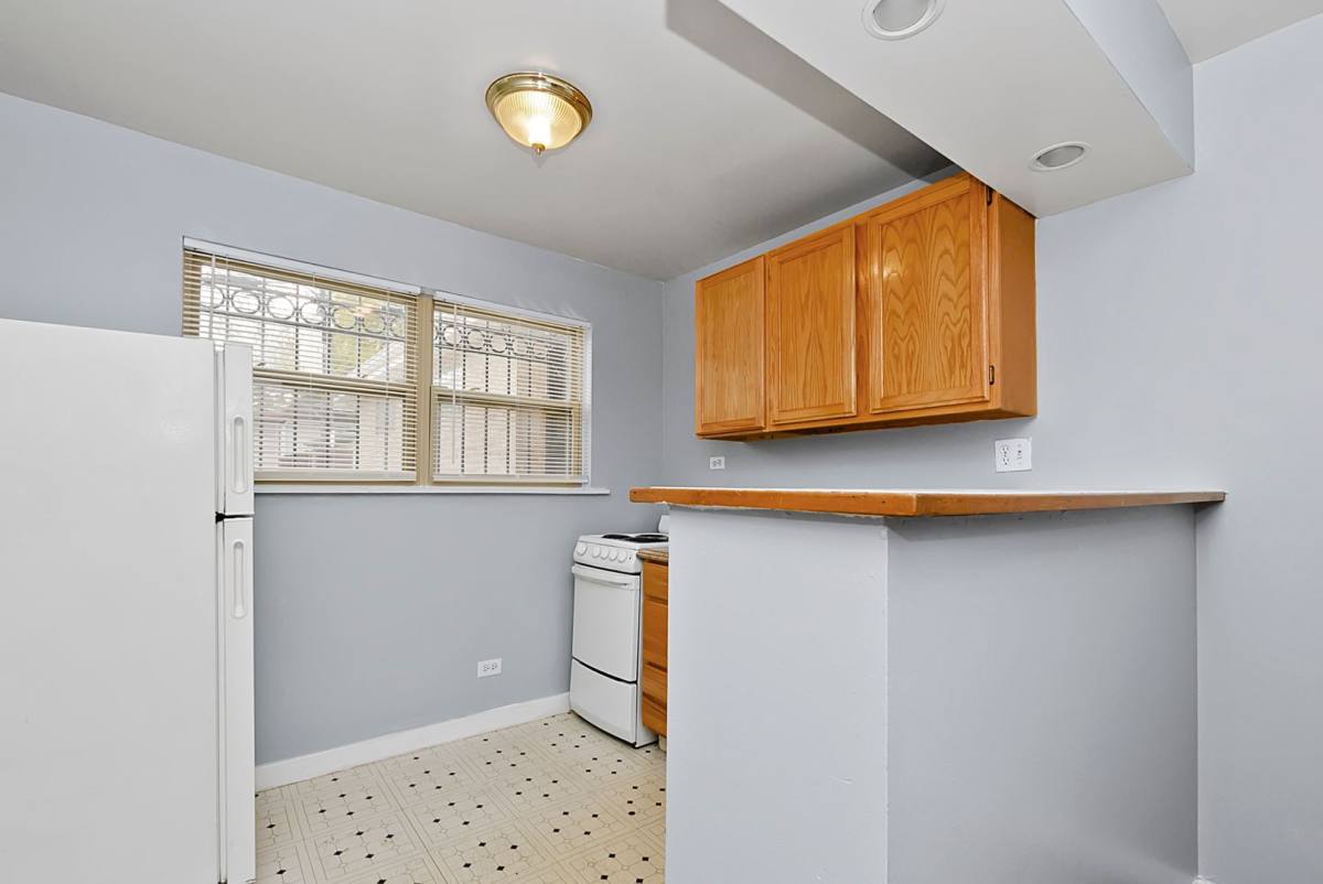 3757-59 W 59th St, Chicago, IL 60629 - Apartment for Rent - Image 4
