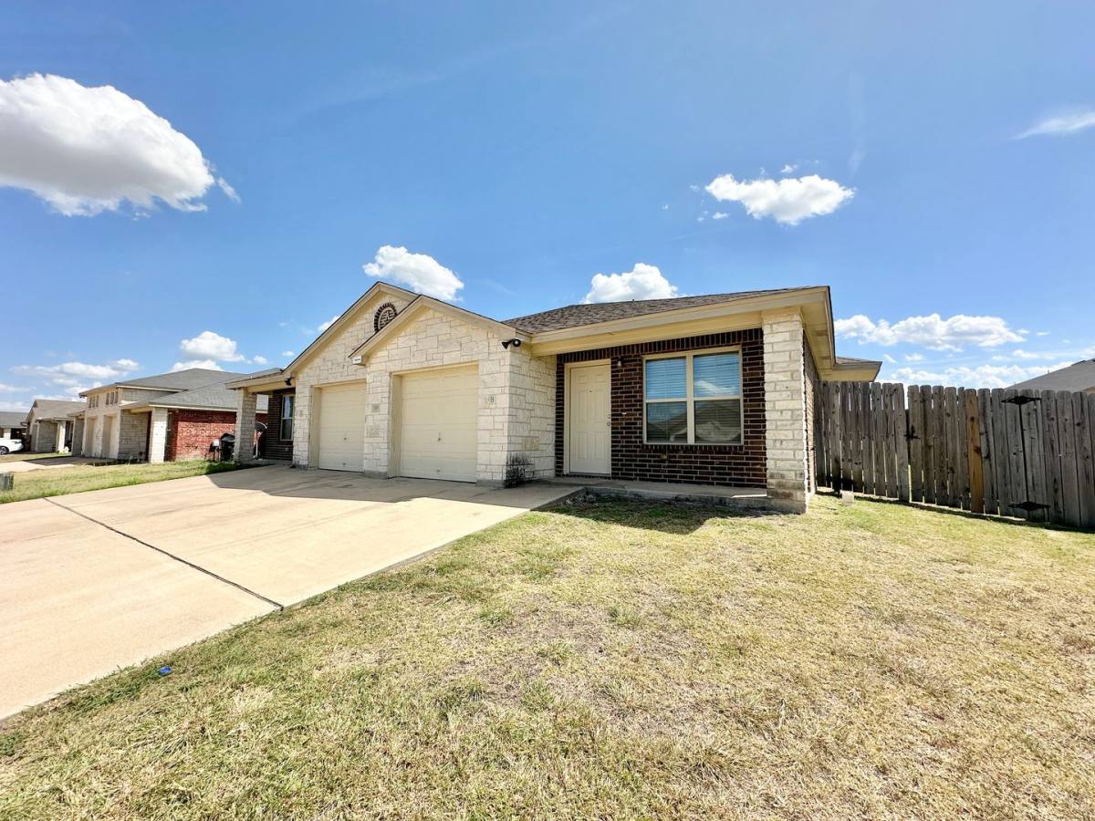 1300 Loyal Lane, Killeen, TX 76549 - Apartment for Rent - Image 2