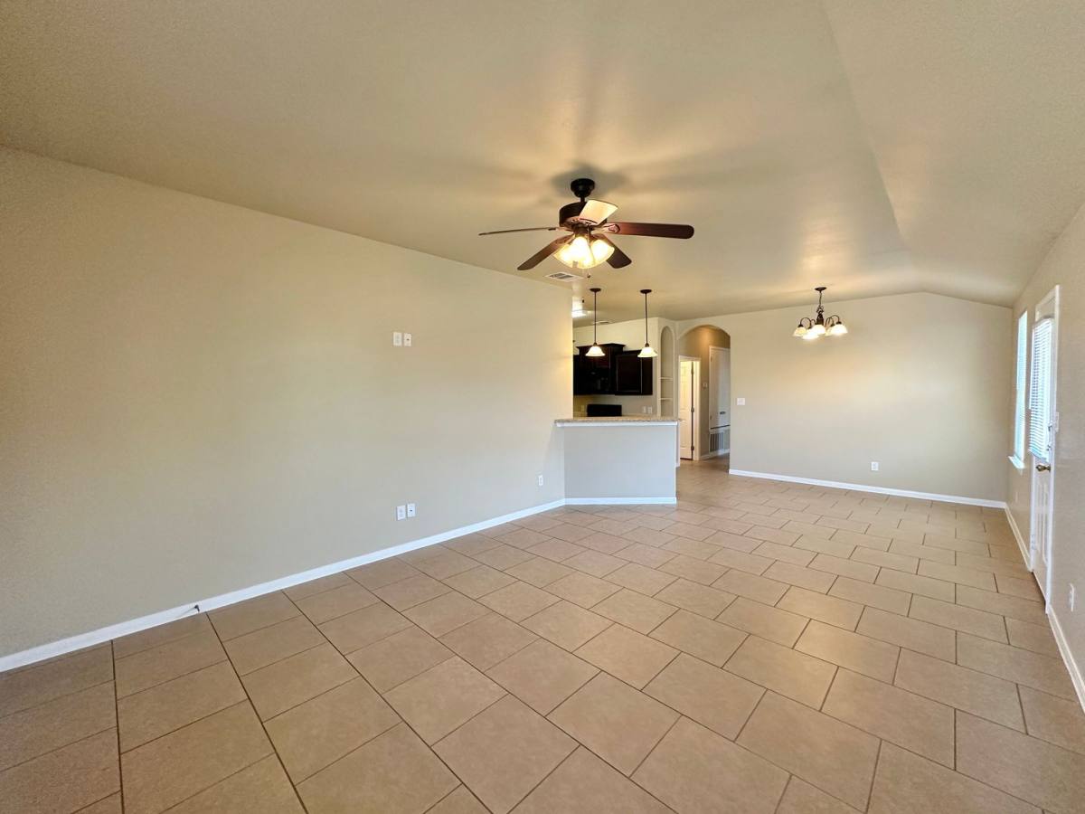 1300 Loyal Lane, Killeen, TX 76549 - Apartment for Rent - Image 3