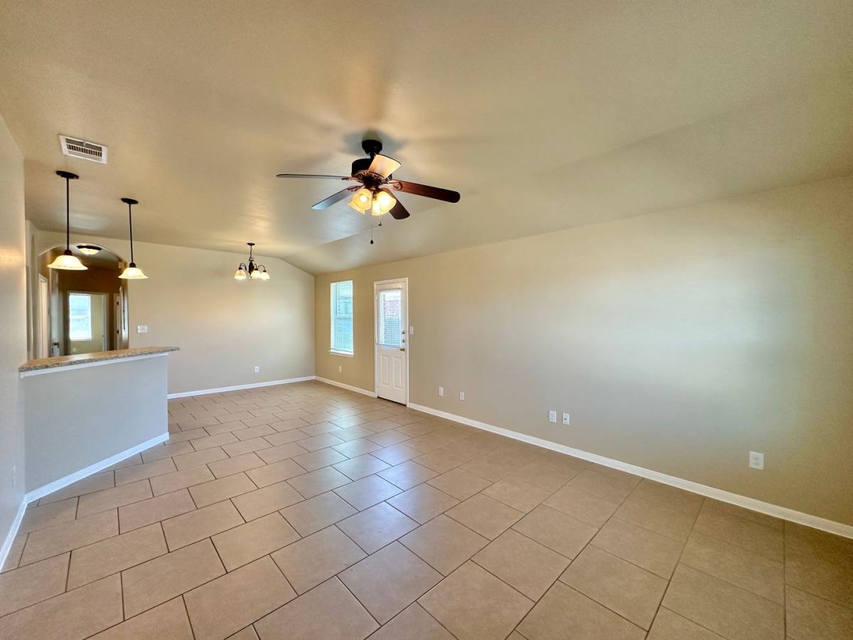 1300 Loyal Lane, Killeen, TX 76549 - Apartment for Rent - Image 4