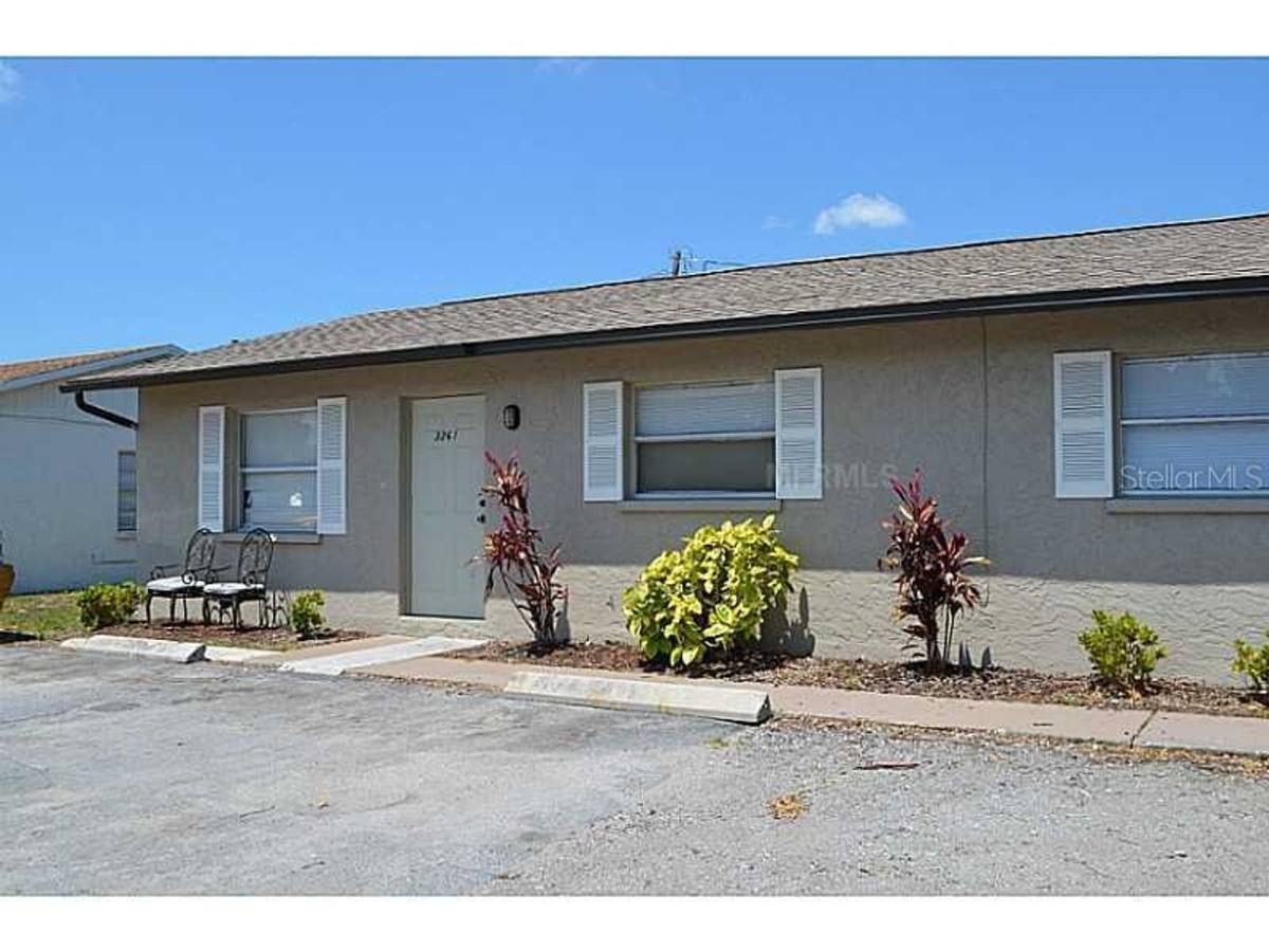 Apartment for rent at 3259 51st Ave W, Bradenton, FL 34207