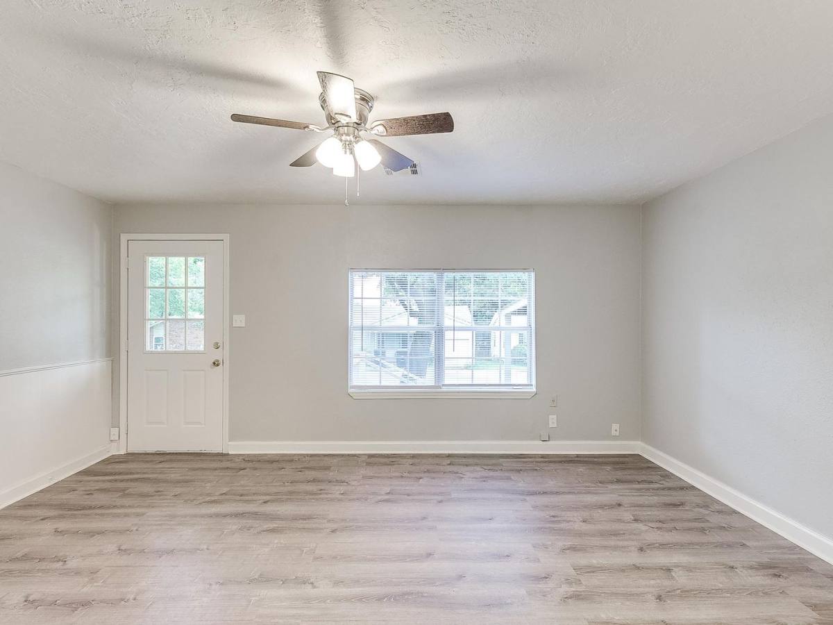 1947 N Louisa Ave, Shawnee, OK 74804 - House for Rent - Image 2
