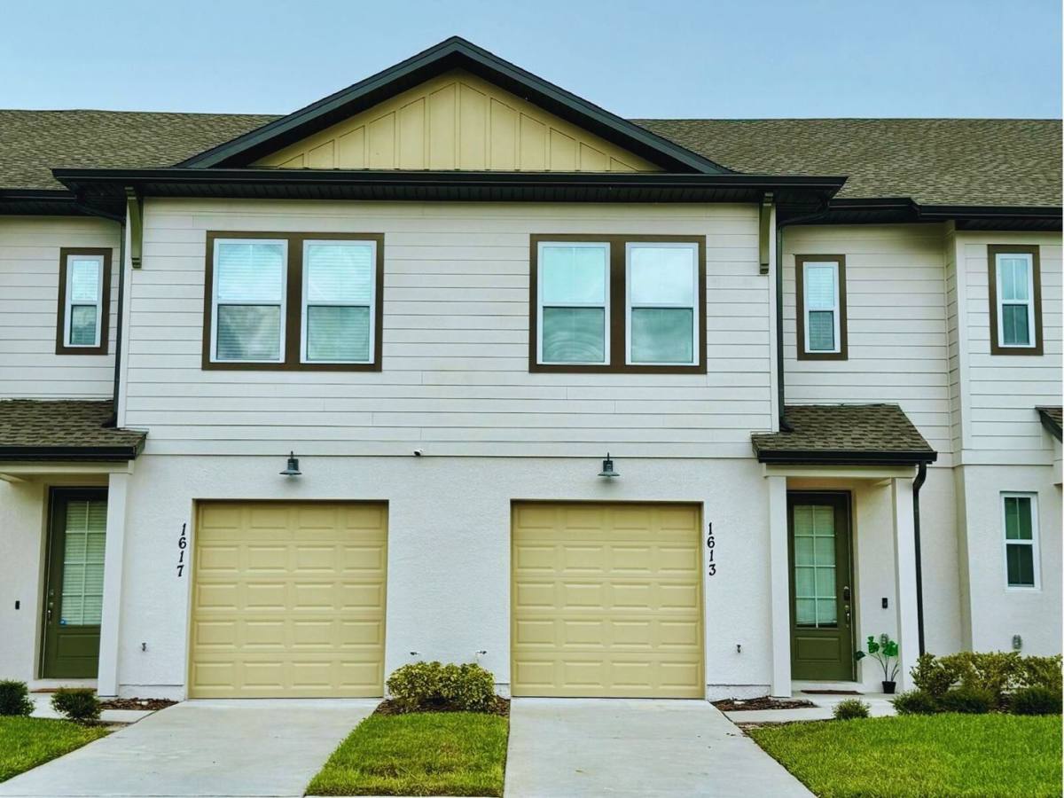 Townhouse for rent at 1613 Pelican Dr, Davenport, FL 33896