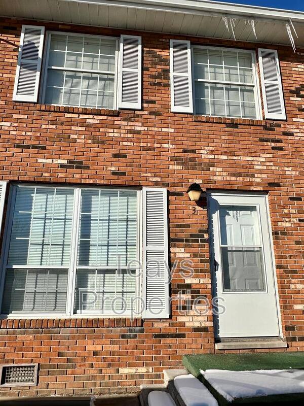 Townhouse for rent at 2624 Henderson Ave #3, Hurricane, WV 25526