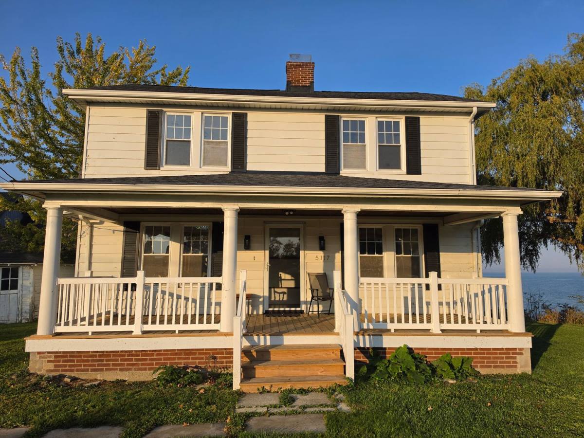 House for rent at 5117 N Lake Dr, Geneva, OH 44041