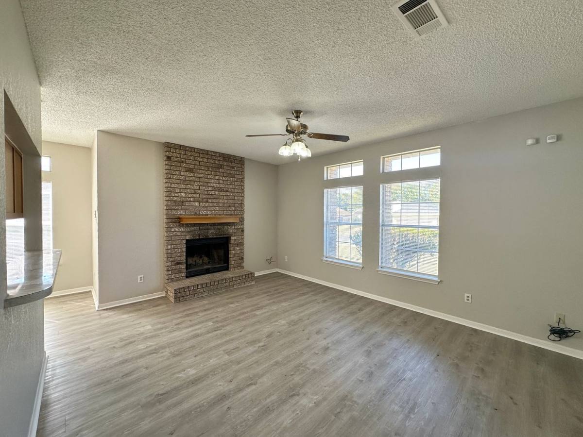 2406 Cross Timber Dr, Killeen, TX 76543 - House for Rent - Image 4