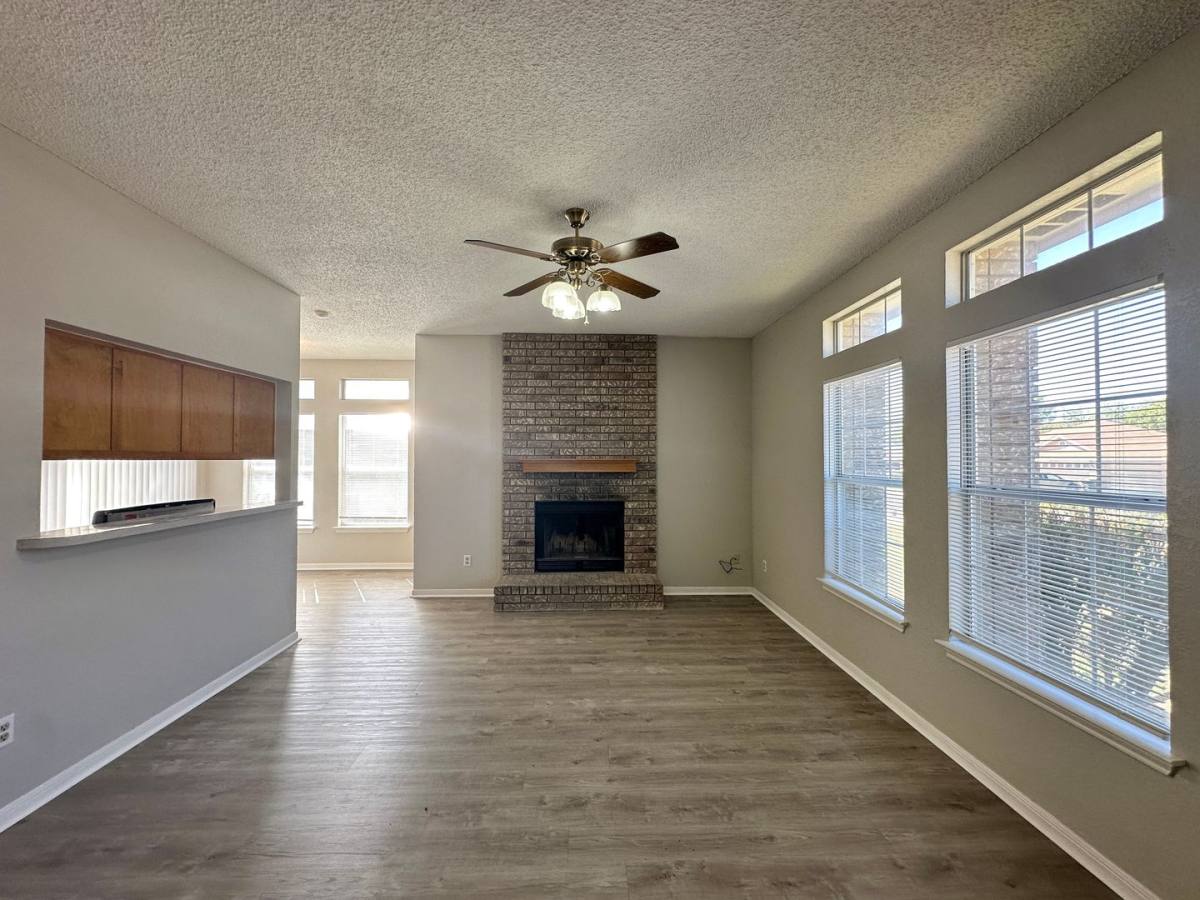 2406 Cross Timber Dr, Killeen, TX 76543 - House for Rent - Image 3