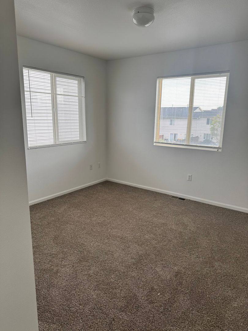 317 Abby Rd, Cheyenne, WY 82007 - Townhouse for Rent - Image 9