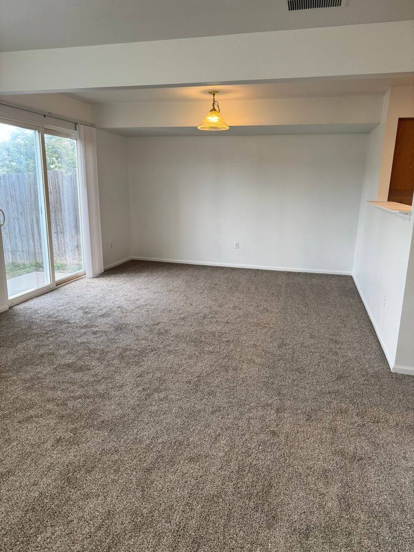 317 Abby Rd, Cheyenne, WY 82007 - Townhouse for Rent - Image 5