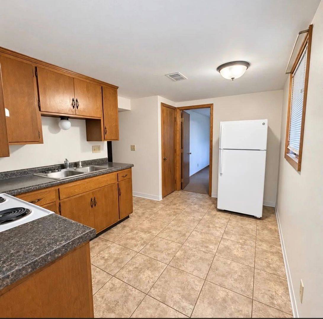 605 N Broad St, Mankato, MN 56001 - Apartment for Rent - Image 2