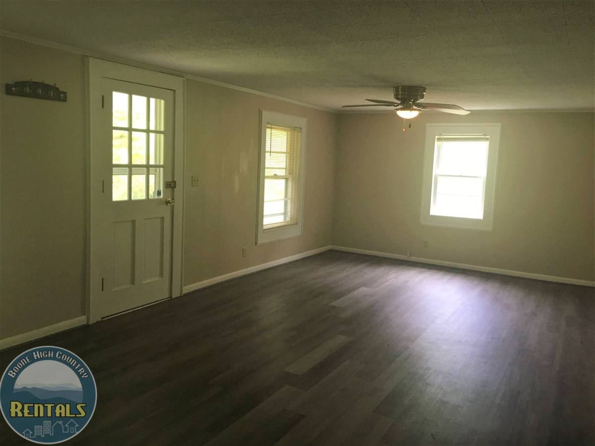 5413 Highway 421 N, Vilas, NC 28692 - House for Rent - Image 3