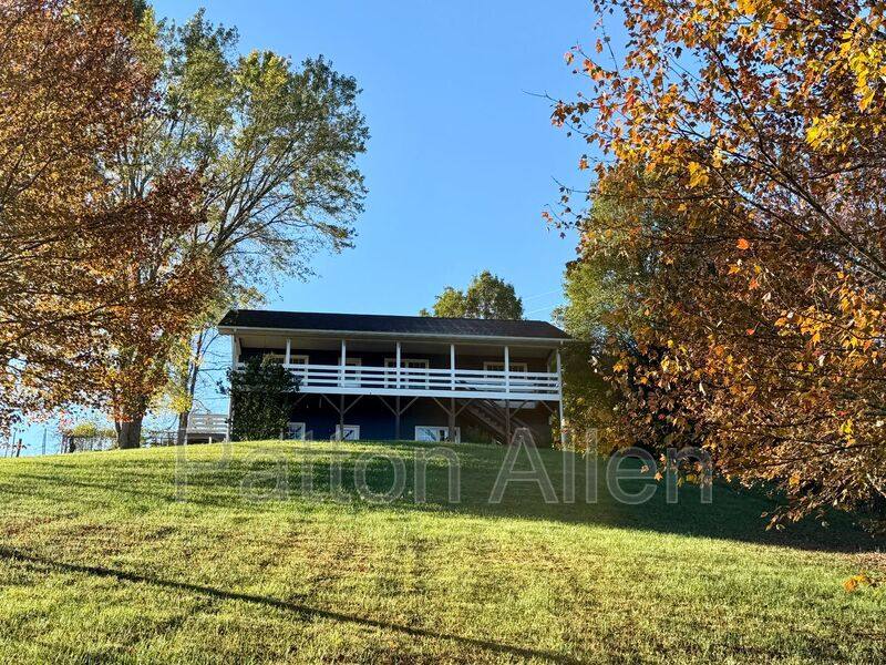 House for rent at 271 Breton Ridge Rd, Leicester, NC 28748