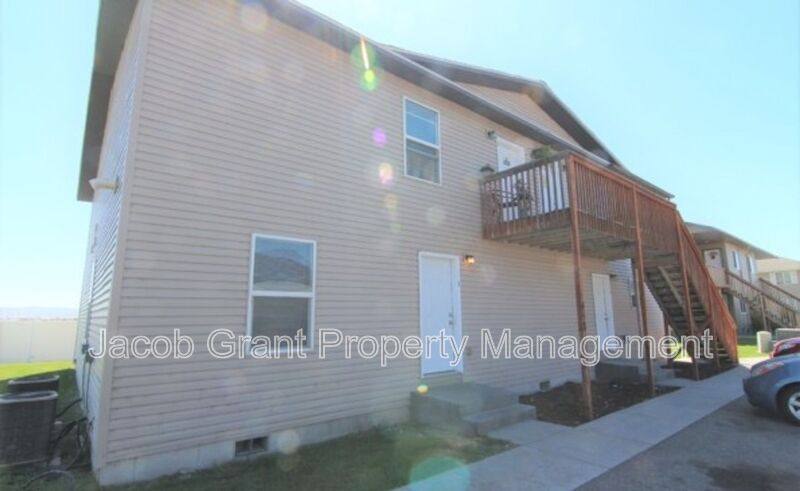 Apartment for rent at 458 Center St #2, Shelley, ID 83274