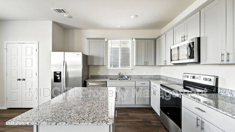 158 Hazy Glade, Seguin, TX 78155 - House for Rent - Image 3