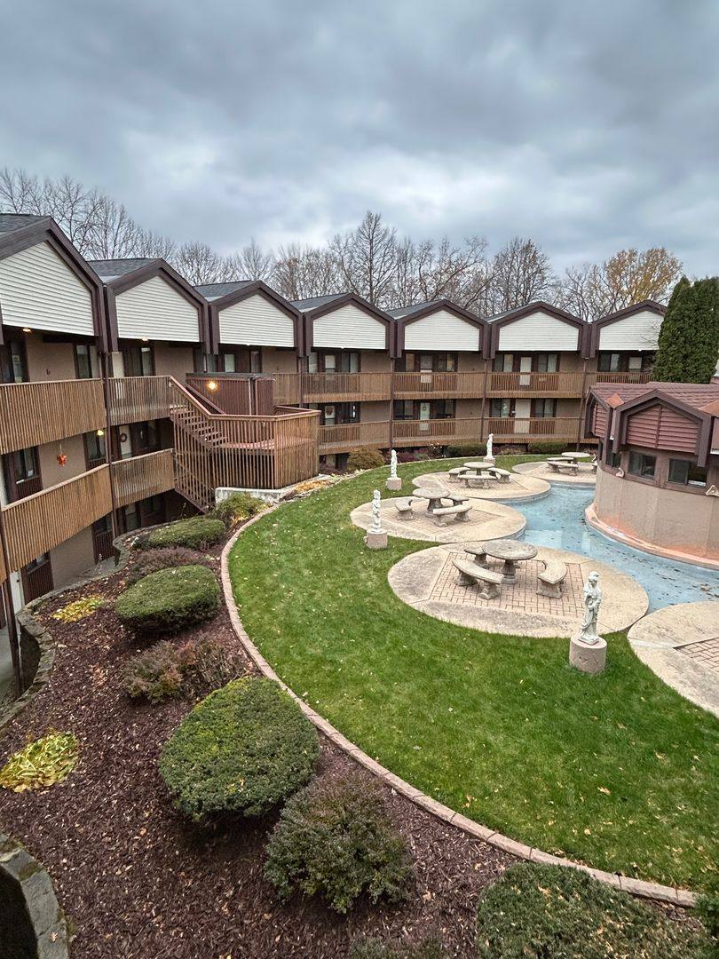 Apartment for rent at Ravens Crest, 1181-1183 Hansen Rd, Green Bay, WI 54304