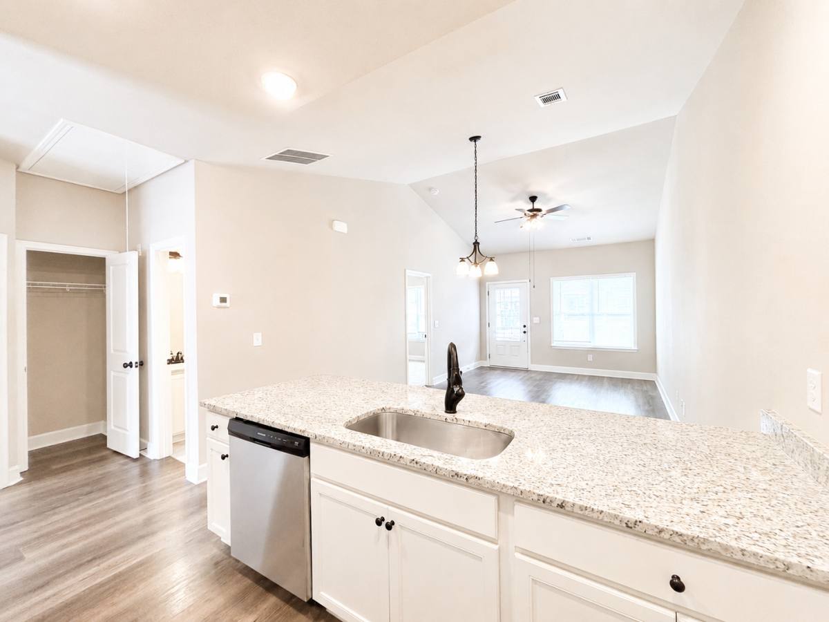 601 Parkview Court #C68, Cornelia, GA 30531 - Townhouse for Rent - Image 3