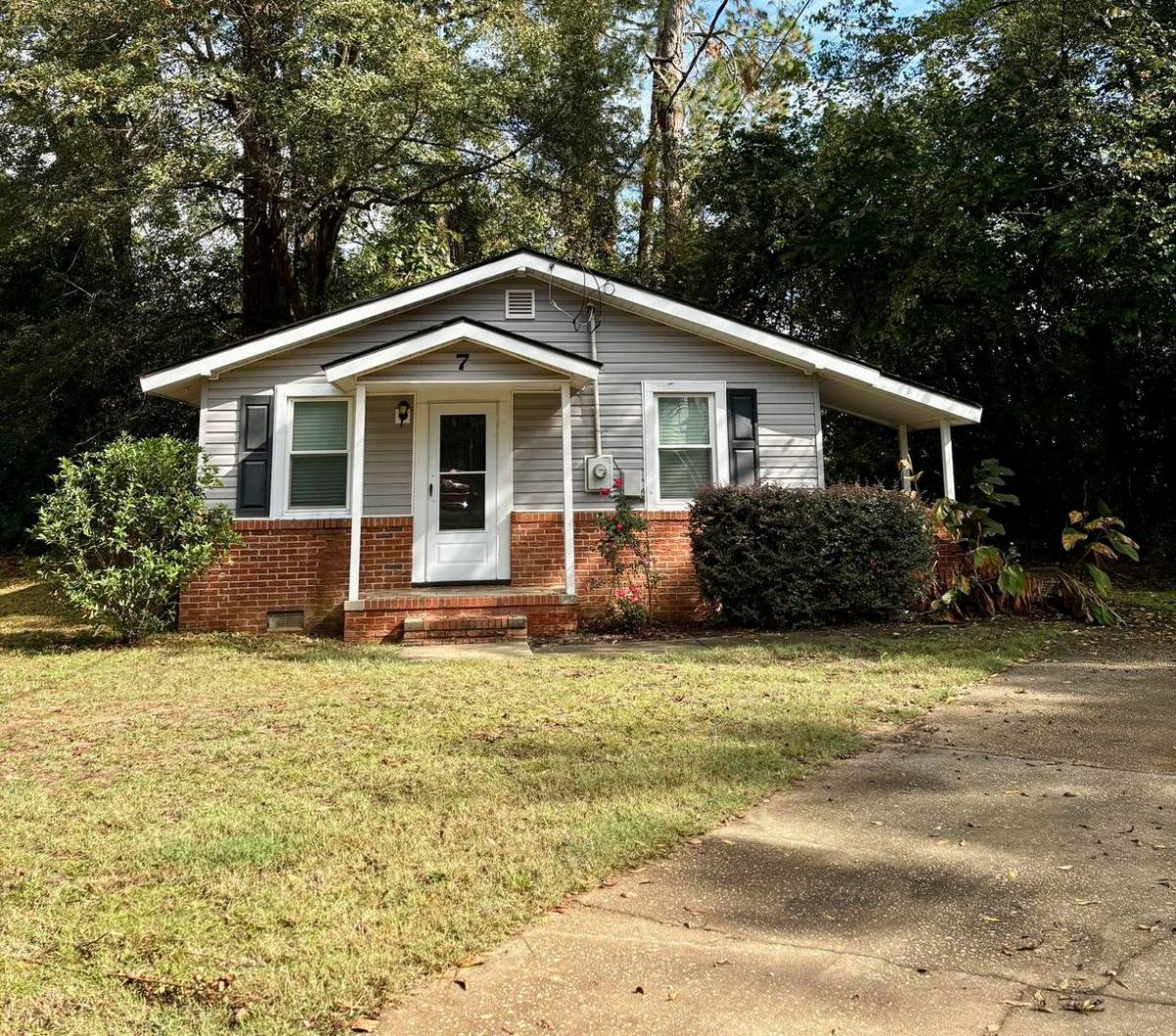 Apartment for rent at 7 Country Squire Court, Sumter, SC 29154