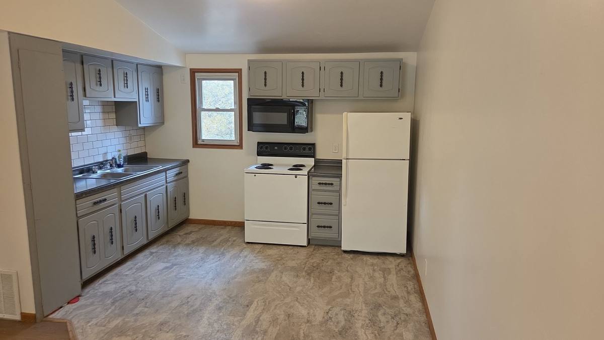 Apartment for rent at 401 S Wells Ave, Peshtigo, WI 54157