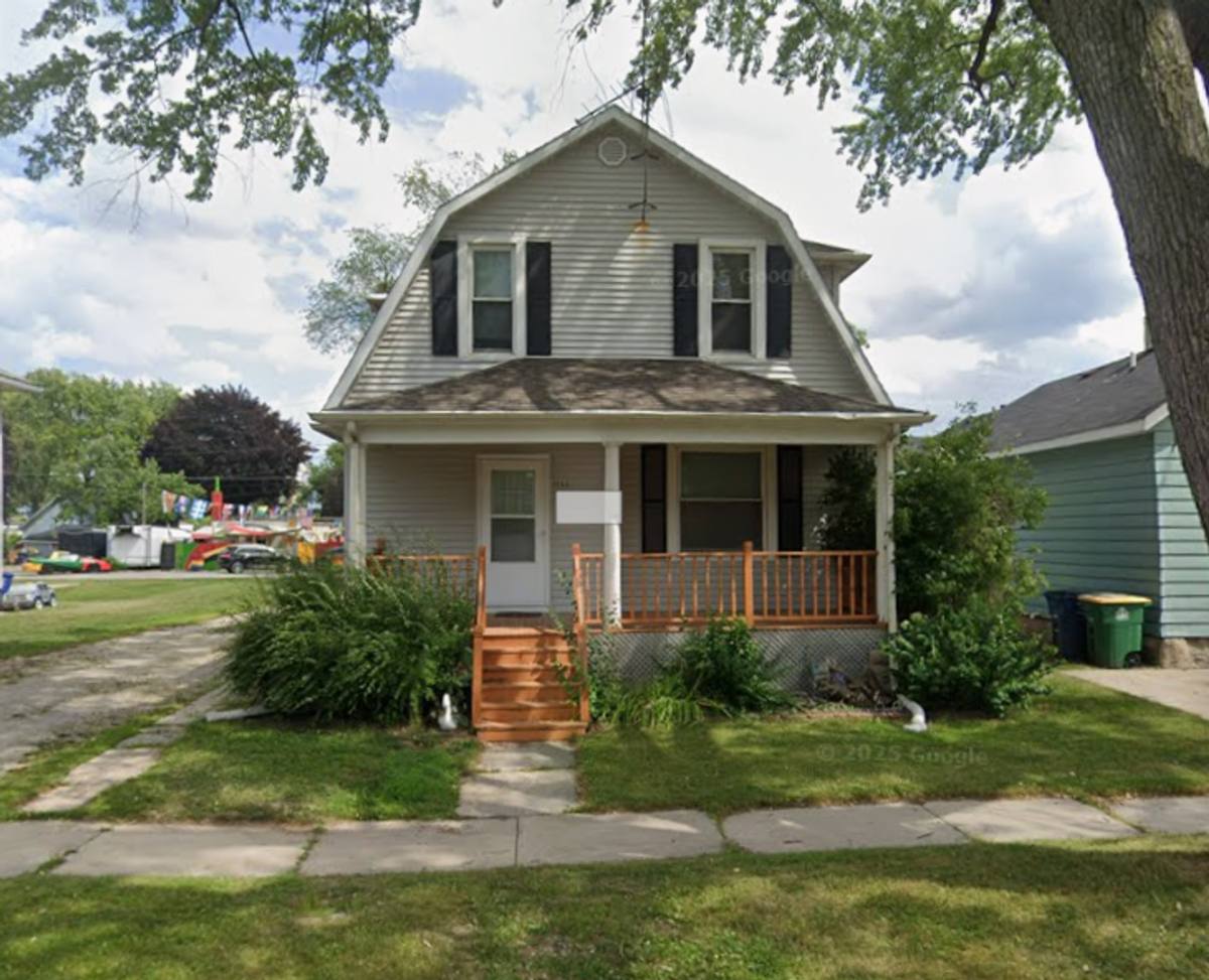 House for rent at 1335 S Chestnut Ave, Green Bay, WI 54304