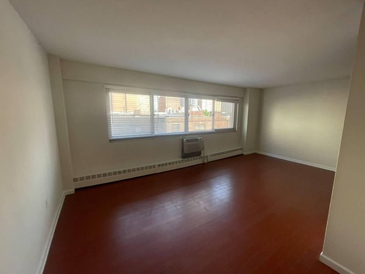 Apartment for rent at 2101 Chestnut St, Philadelphia, PA 19103