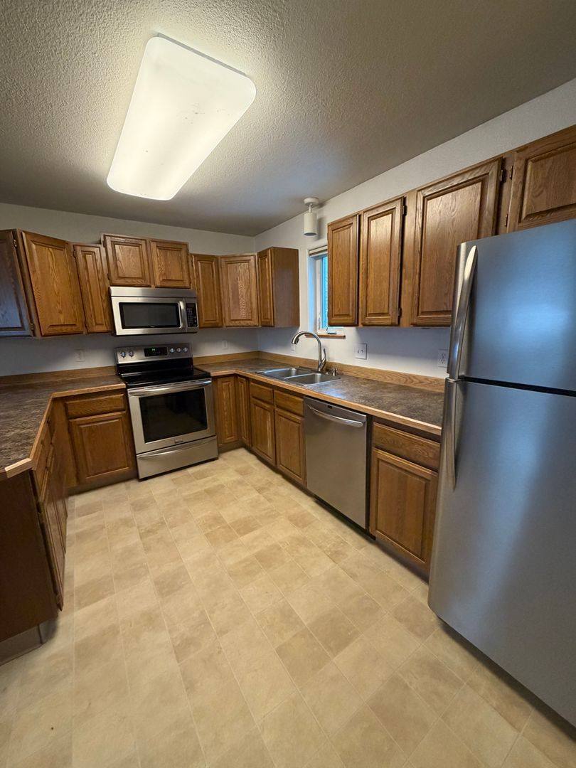 1806 Carr Ave, Fairbanks, AK 99709 - Apartment for Rent - Image 4