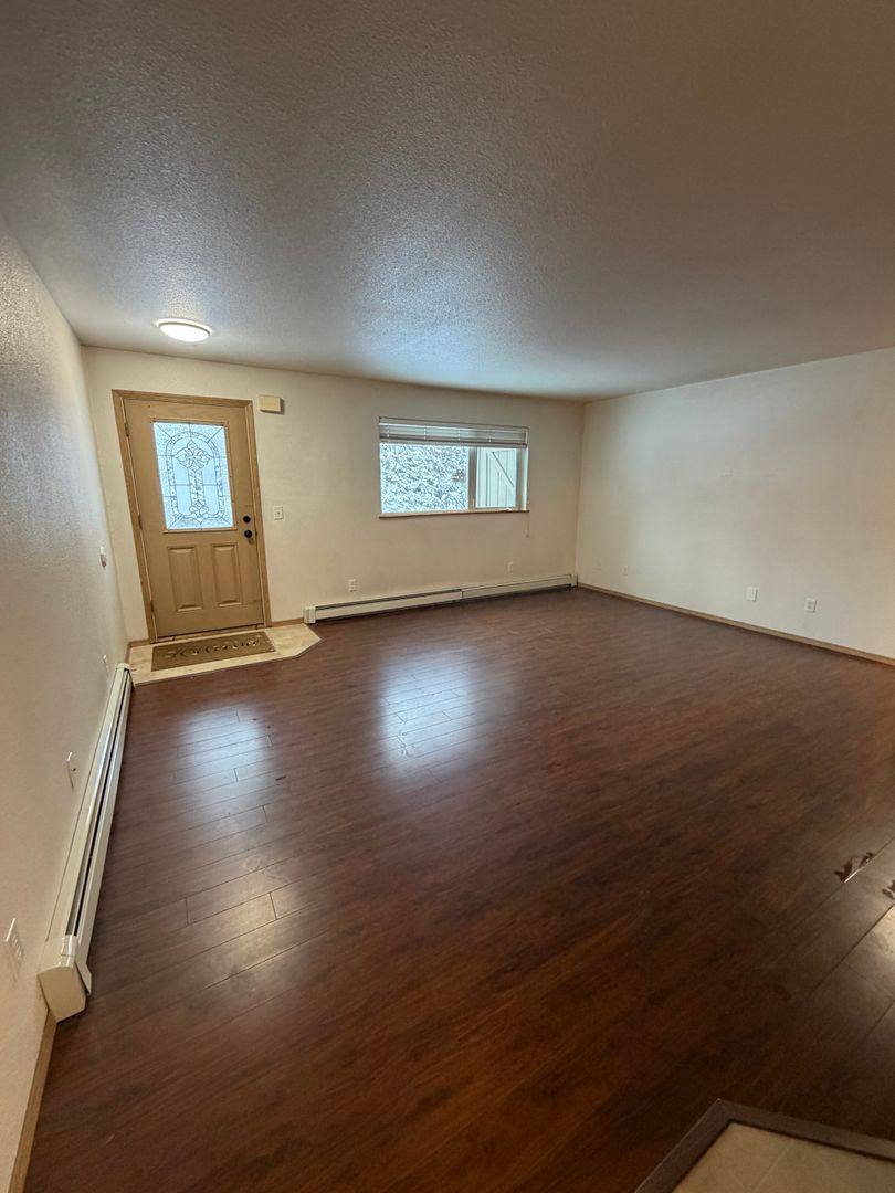 1806 Carr Ave, Fairbanks, AK 99709 - Apartment for Rent - Image 3