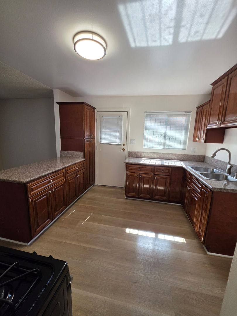 13841-55 Arthur Ave, Paramount, CA 90723 - Apartment for Rent - Image 1