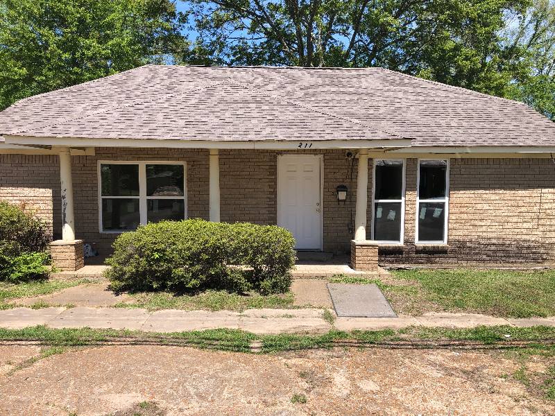 House for rent at 211 Greensboro St, Winona, MS 38967