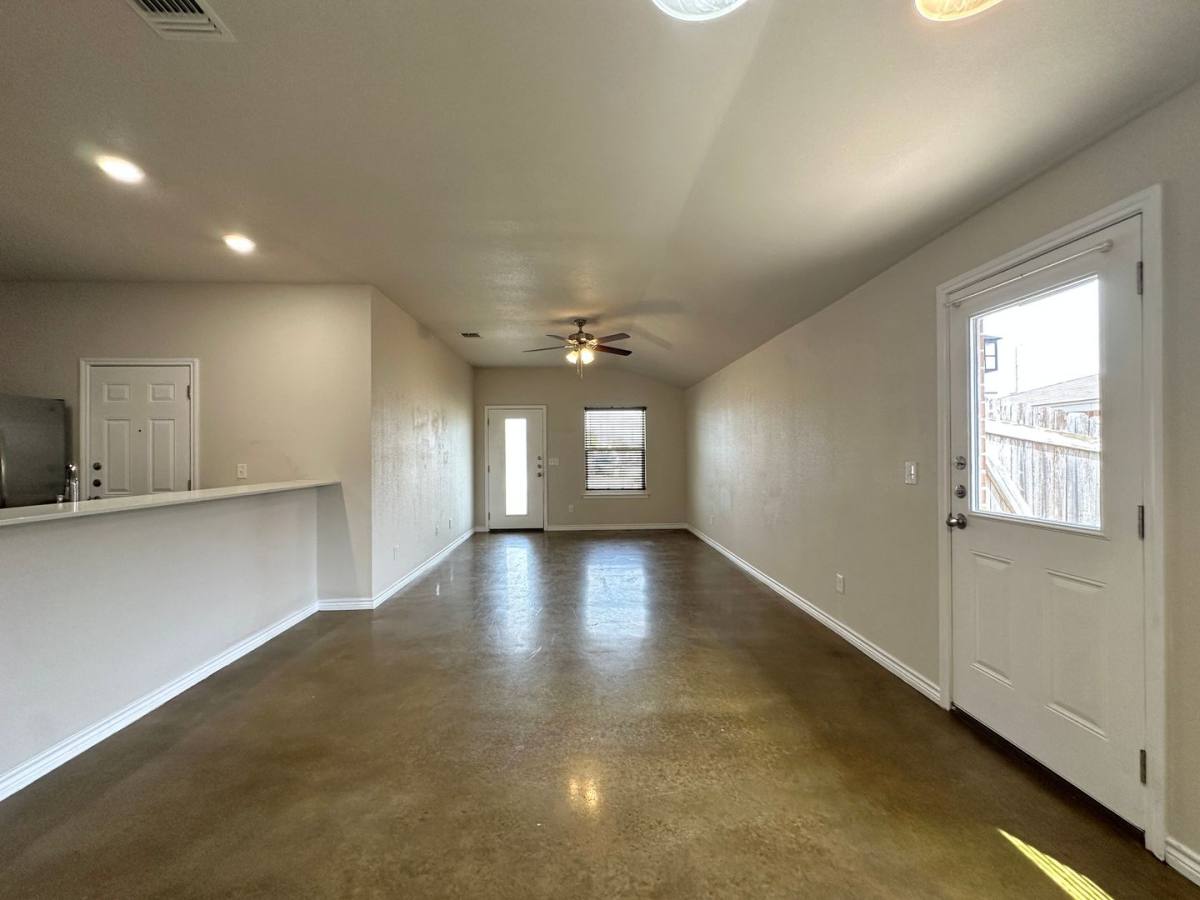 104 Lowes Blvd, Killeen, TX 76542 - Townhouse for Rent - Image 8