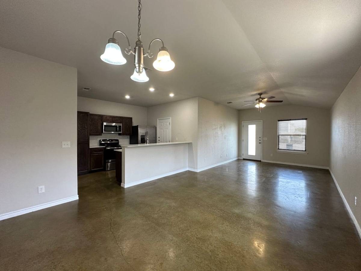 104 Lowes Blvd, Killeen, TX 76542 - Townhouse for Rent - Image 7