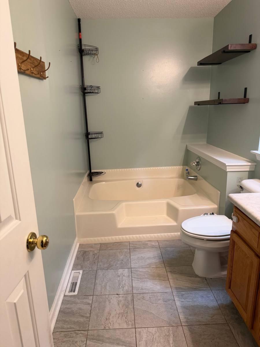 1055 River Bend Dr, Mars Hill, NC 28754 - House for Rent - Image 5