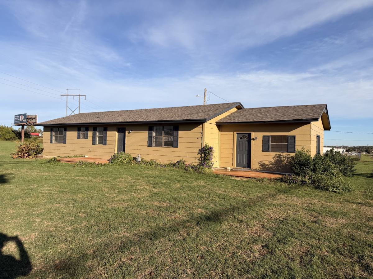 House for rent at 2003 Hardcastle Blvd, Purcell, OK 73080