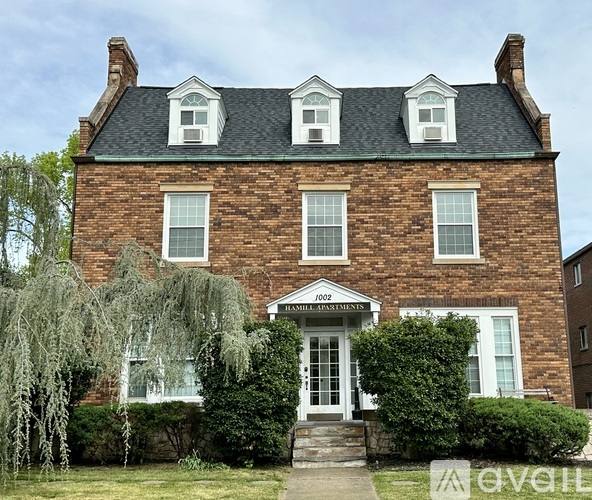 Apartment for rent at 1002 8th St #3, Huntington, WV 25701