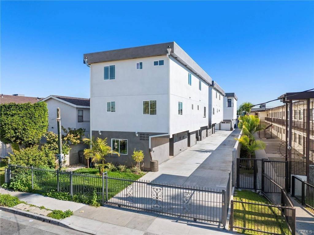 House for rent at 10936 S Osage Ave, Inglewood, CA 90304