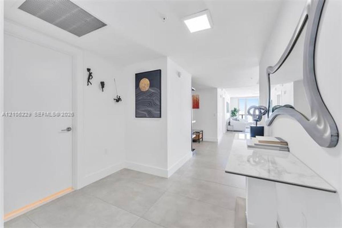 Tops Rental 300 Sunny Isles Blvd in North Miami Beach, FL | $6,950 - $6,950 | 3 ...