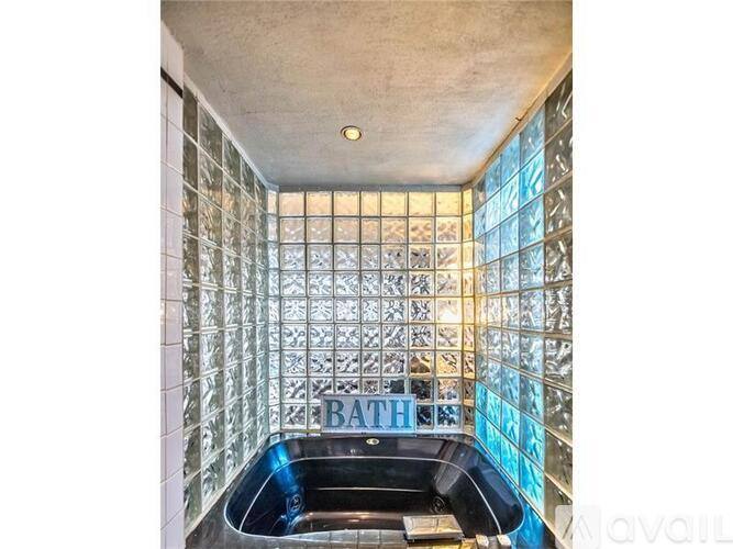 112 Washington Place #11G, Pittsburgh, PA 15219 - Condo for Rent - Image 9