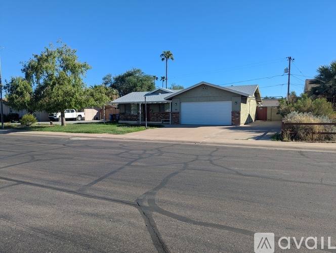 900 N Sunset Dr, Chandler, AZ 85225 - House for Rent - Image 8