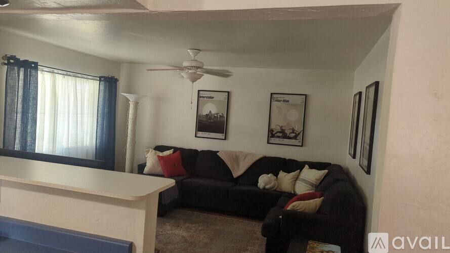 900 N Sunset Dr, Chandler, AZ 85225 - House for Rent - Image 4