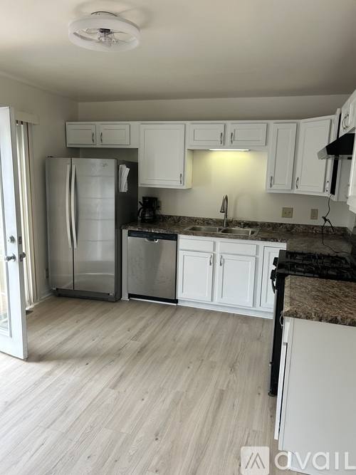 2624 S Fulton St, Rear Unit, Milwaukee, WI 53207 - Townhouse for Rent - Image 2