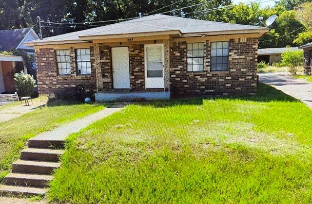 House for rent at 1027B Adams St, Grenada, MS 38901