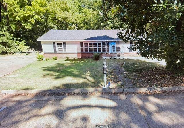 House for rent at 870 Plum St, Grenada, MS 38901